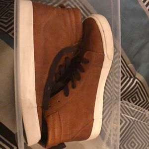 Children’s Place Fux Leather Size 6 Brown